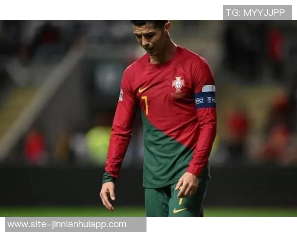 世界杯官推发布42队海报无C罗引发热议已删除原贴引关注