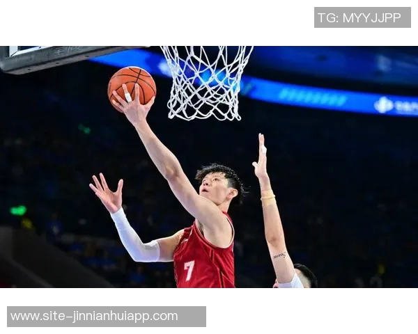 曾凡博半场替补表现抢眼3分6秒内完成1次抢断与2次犯规